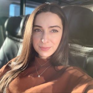 Meet your Posher, Alexandra